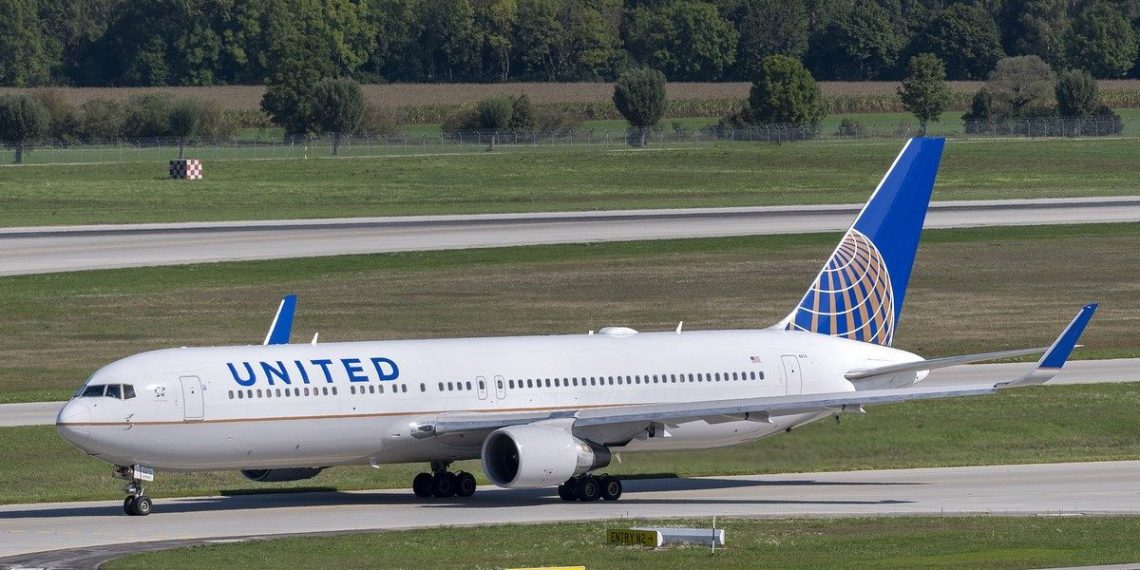 United Faces Flight Capacity Crunch As Pilots Turn Down Captain - Travel News, Insights & Resources.