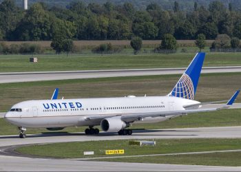 United Faces Flight Capacity Crunch As Pilots Turn Down Captain - Travel News, Insights & Resources.