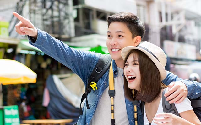 1690865653 584 happy chinese tourists couple 640 - Travel News, Insights & Resources.