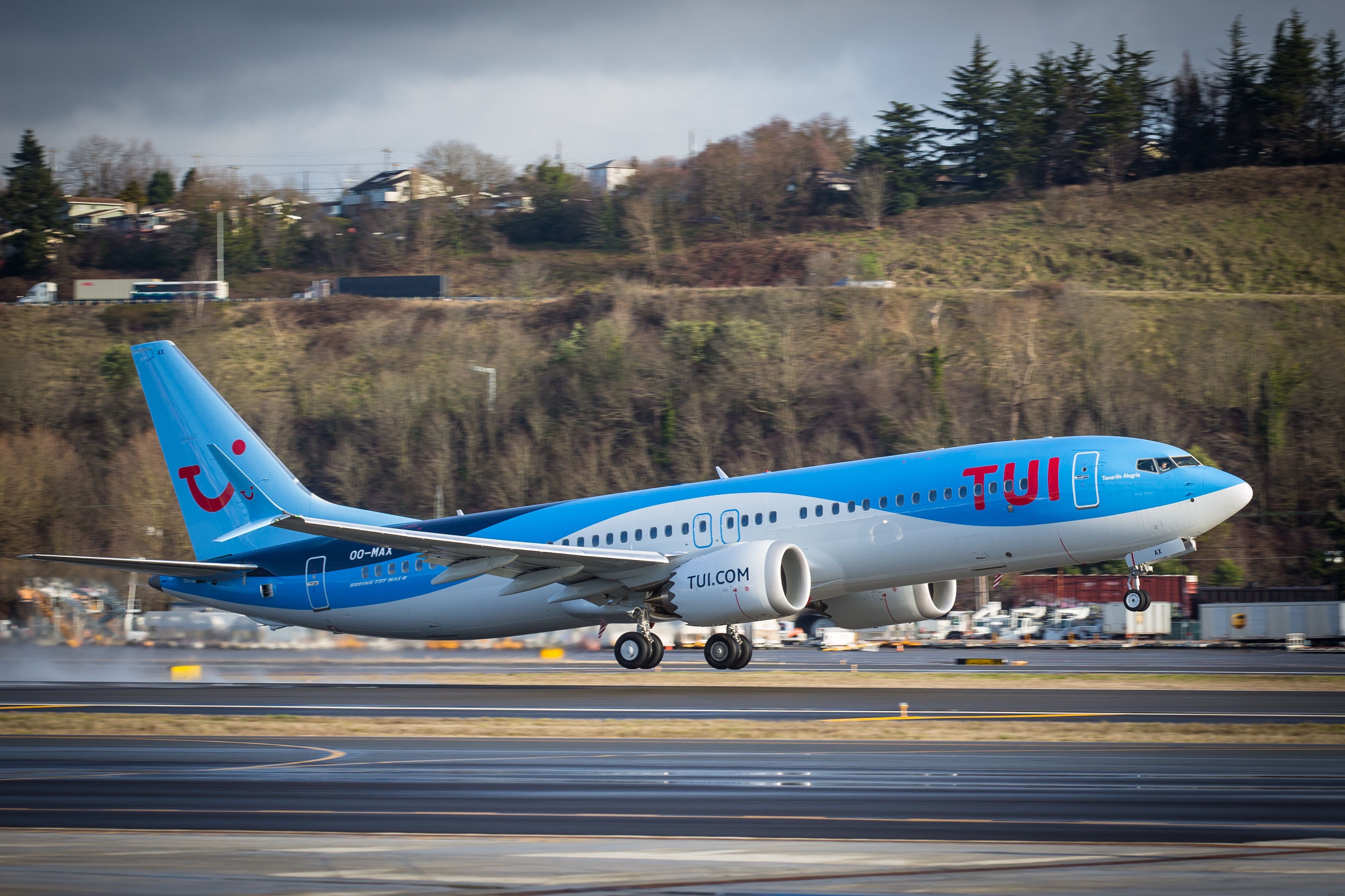 TUI Boeing 737 MAX 8 OO-MAX