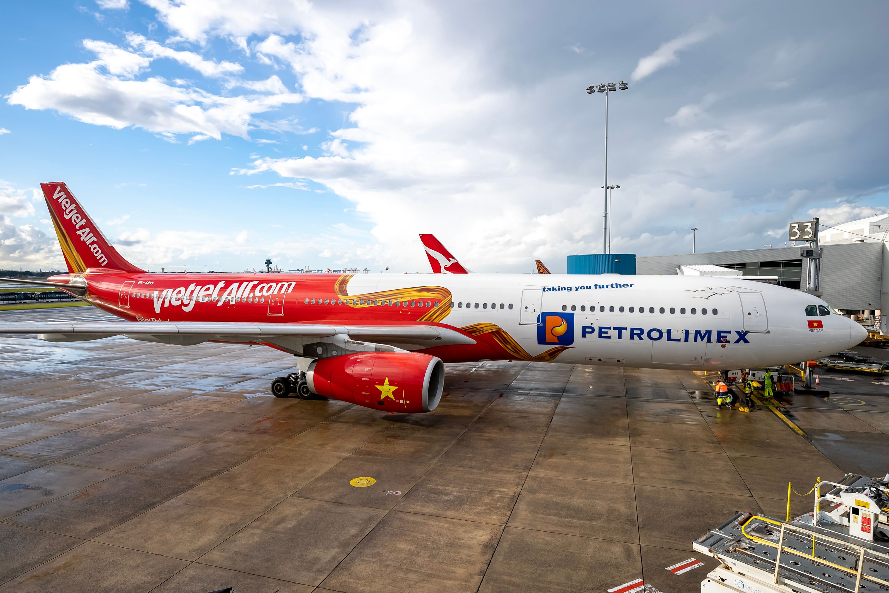 Vietjet VJ085 Arrival Sydney 11