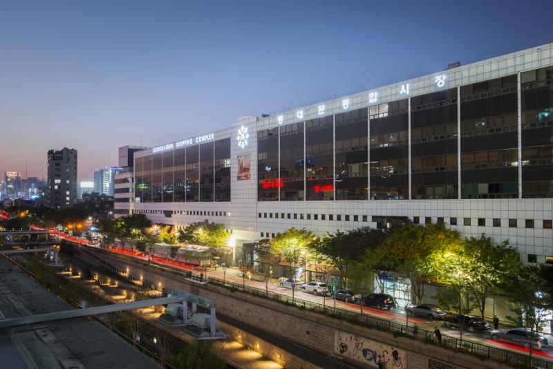 1.shopping complex photo by korea tourism organization - Travel News, Insights & Resources.