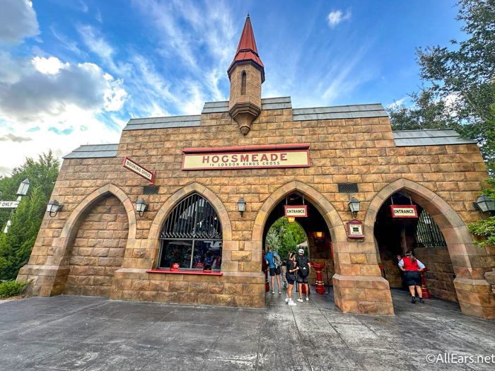 2023 uo universal orlando islands of adventure atmo hogsmeade hogwarts express station entrance - Travel News, Insights & Resources.