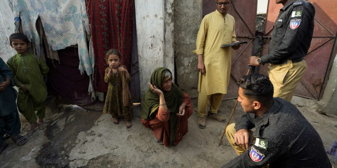 A Pakistani province aims to deport 10000 Afghans a day - Travel News, Insights & Resources.