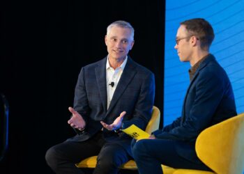 American Airlines CEO Stands Firm Behind Direct Selling Initiative Despite - Travel News, Insights & Resources.