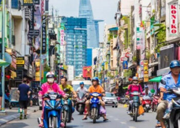 Foreign travelers impressed with Vietnam food tour by scooter - Travel News, Insights & Resources.