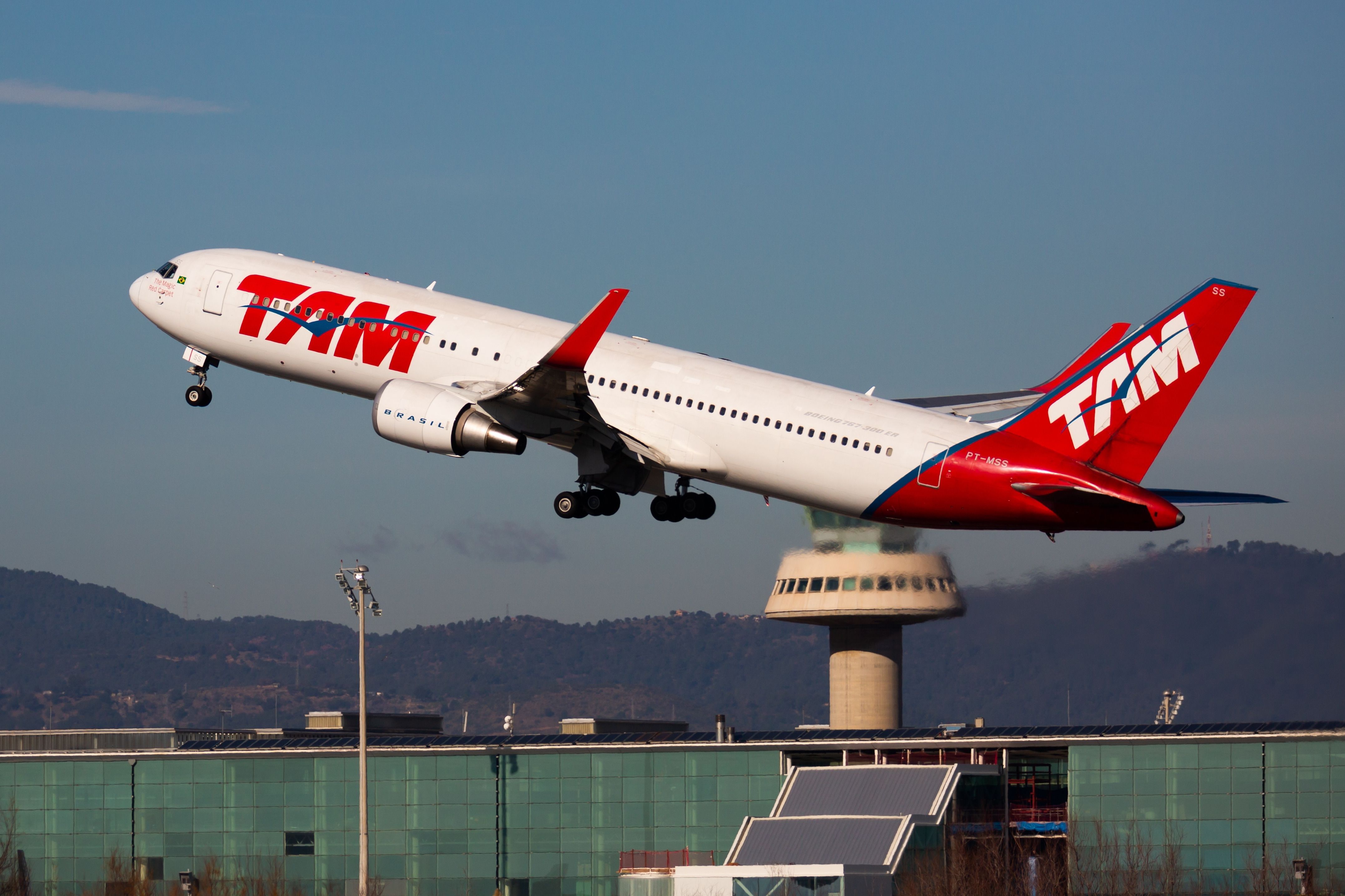 A TAM Boeing 767 in El Prat Airport 