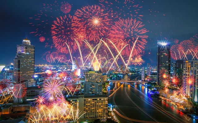 1704748999 247 Bangkok New Year fireworks 640 - Travel News, Insights & Resources.