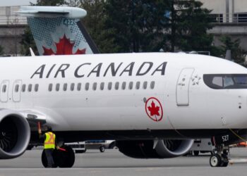 Air Canada passenger falls onto tarmac - Travel News, Insights & Resources.