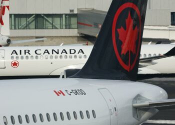 Air Canada passenger in ‘state of crisis tries to open - Travel News, Insights & Resources.