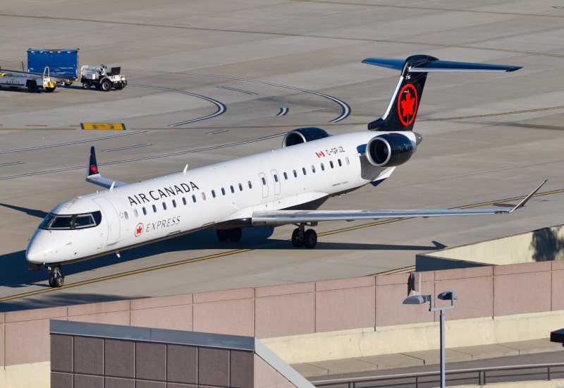 C GPJZ Air Canada Mitsubishi CRJ 900 by Ben Allen AeroXplorer - Travel News, Insights & Resources.