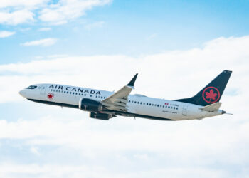 Disruptive Passenger Tries to Open Door on Air Canada Flight - Travel News, Insights & Resources.