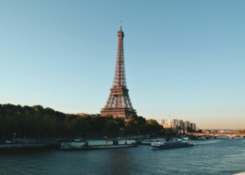 Eiffel tower Paris - Travel News, Insights & Resources.