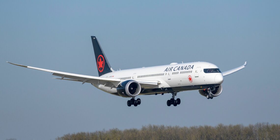 Elderly Air Canada Passenger Tries To Open Boeing 787 Door - Travel News, Insights & Resources.