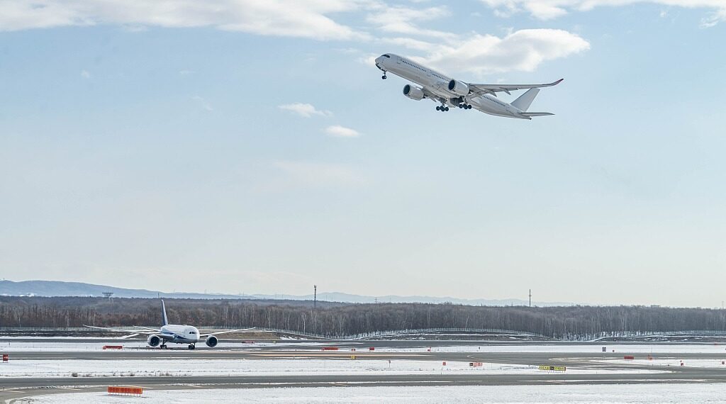 Korean Air plane clips Cathay Pacific flight at Hokkaido airport - Travel News, Insights & Resources.