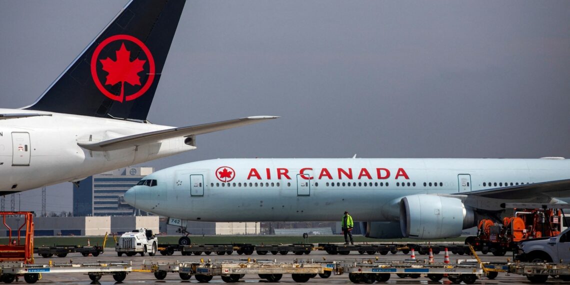 Mid air chaos 16 year olds assault diverts ti Winnipeg Air Canada flight - Travel News, Insights & Resources.