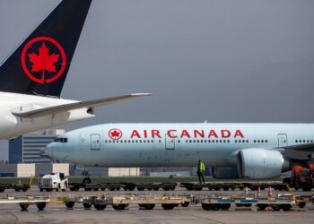 Mid air chaos 16 year olds assault diverts ti Winnipeg Air Canada flight - Travel News, Insights & Resources.