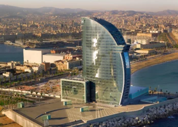 W Barcelona Boosts FB Guest Spend by Two Thirds with Hotel.webp - Travel News, Insights & Resources.