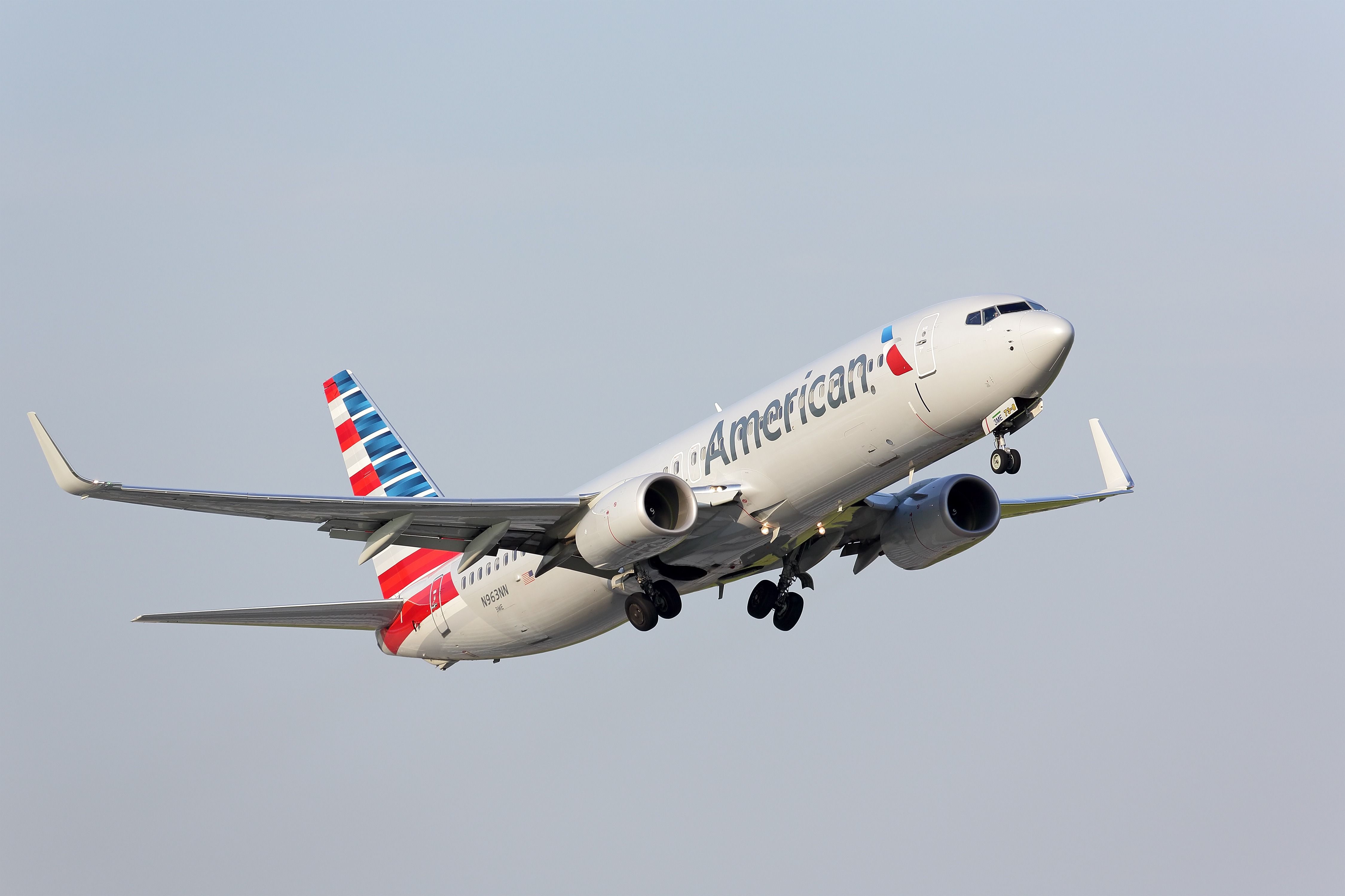 American Airlines Boeing 737-800