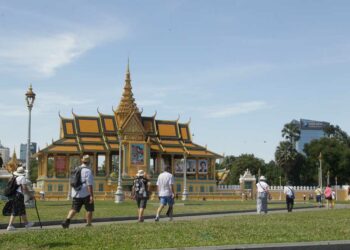 ​Guidelines issued for Cambodias tour guides​ - Travel News, Insights & Resources.