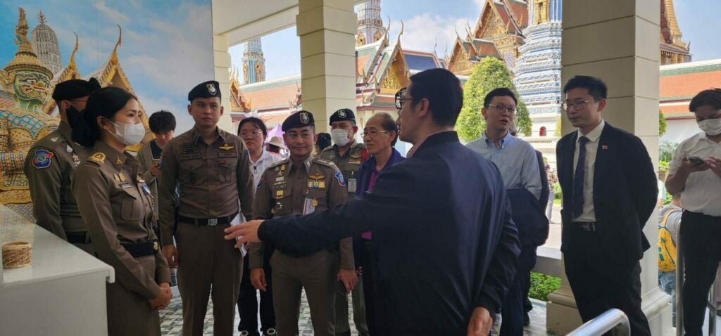 Thai Tourist Police enhance Grand Palace facilities ahead of Chinese New Year | News by Thaiger