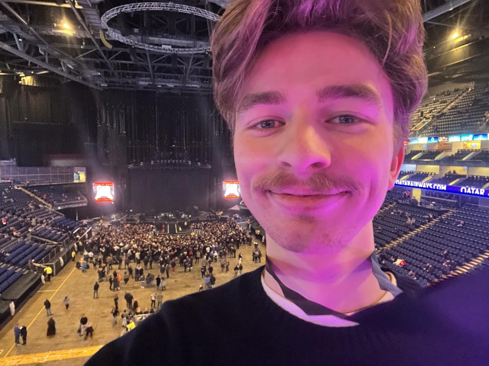 Business Insider's Pete Syme takes a selfie on the walkway at The O2 as the crowd starts to gather around the stage