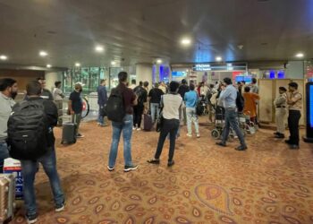 Dubai Se Mumbai Vistara Airlines Se Aaye Passengers Ko Deomestic - Travel News, Insights & Resources.