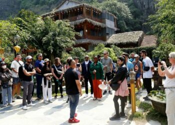 Easy weather transport visas make Tet tourism success VnExpress - Travel News, Insights & Resources.