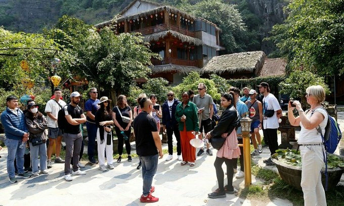 Easy weather transport visas make Tet tourism success VnExpress - Travel News, Insights & Resources.