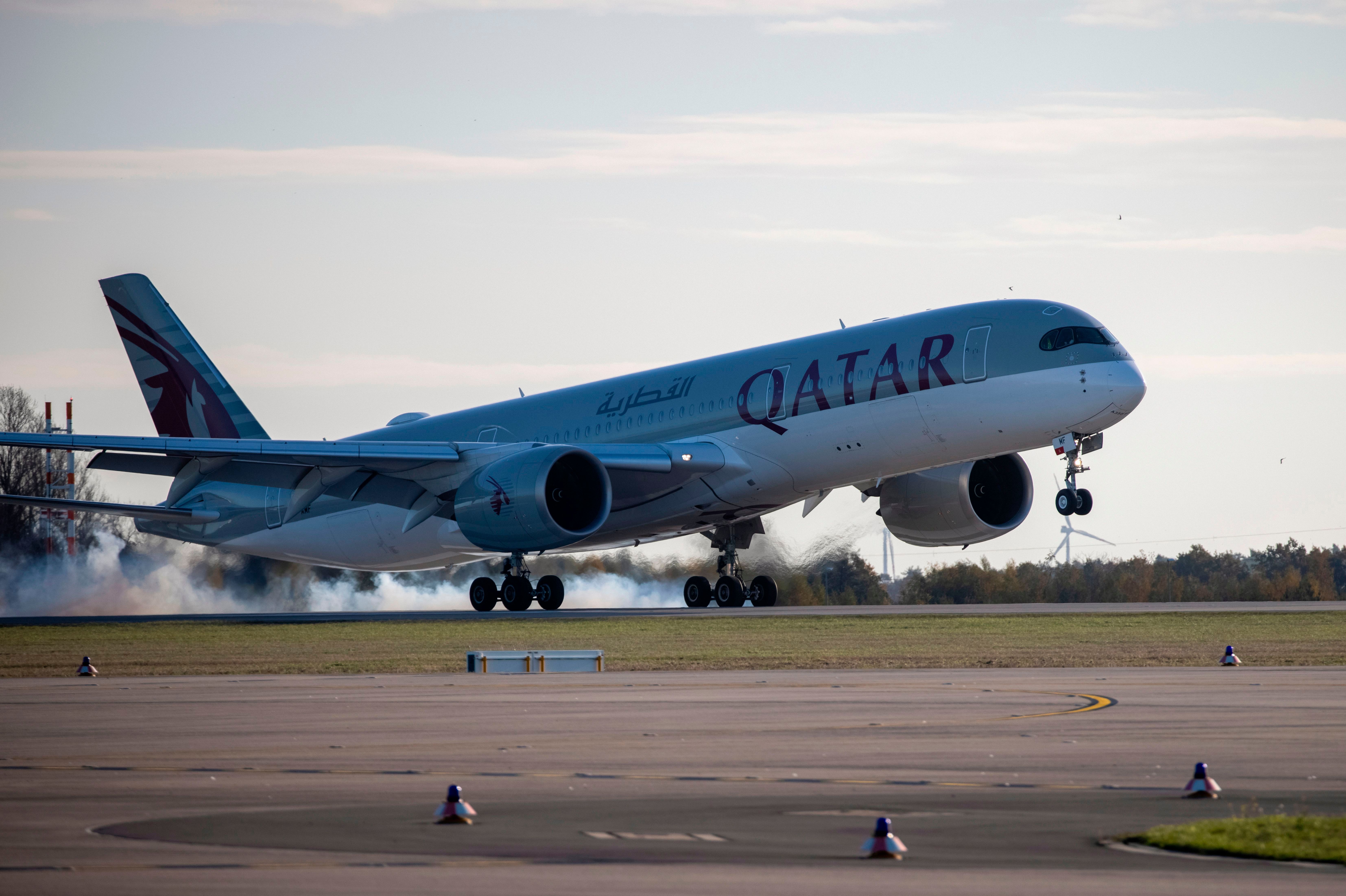 Qatar Airways A350 landing in Berlin