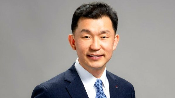 Korean Air names new VP and chief communications officer - Travel News, Insights & Resources.