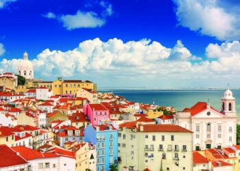 Qatar Airways announces resumption of flights to Lisbon - Travel News, Insights & Resources.