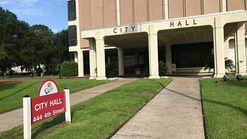 Stock PA City Hall 1 - Travel News, Insights & Resources.