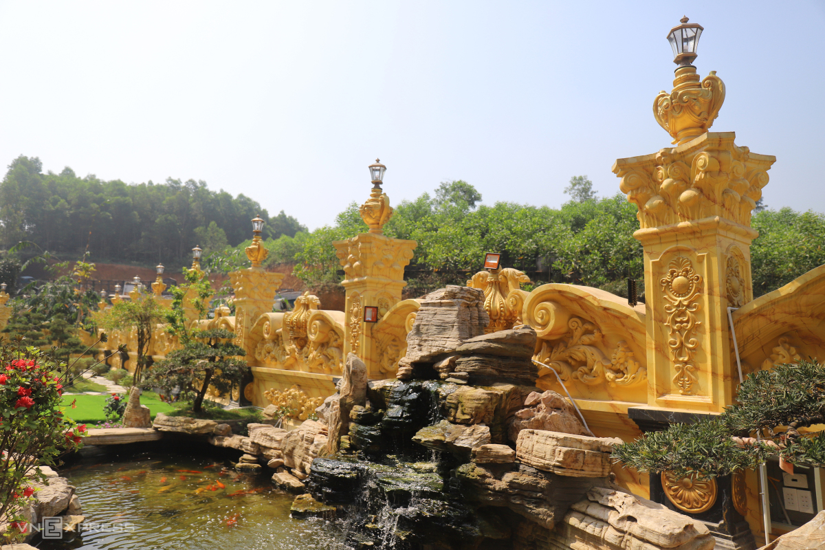 Scrap dealer builds $2.85M gold-plated castle in central Vietnam