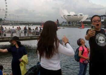 Chinese tourists not enamored of pricey Singapore VnExpress International - Travel News, Insights & Resources.