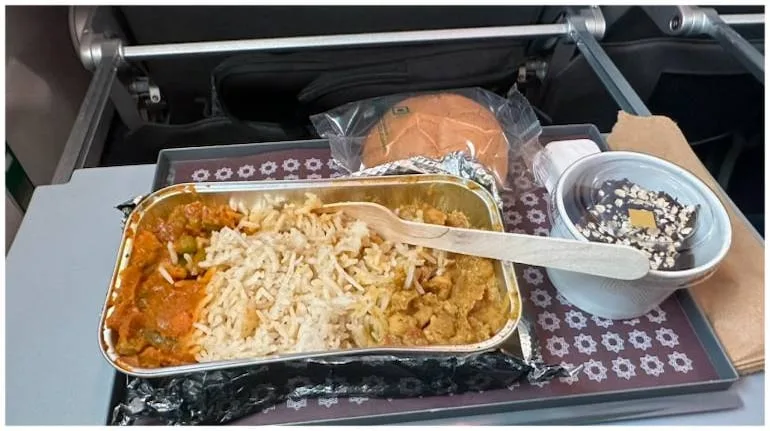 Comparison of Vistara Meal to Hostel Food Sparks Social Media.webp - Travel News, Insights & Resources.