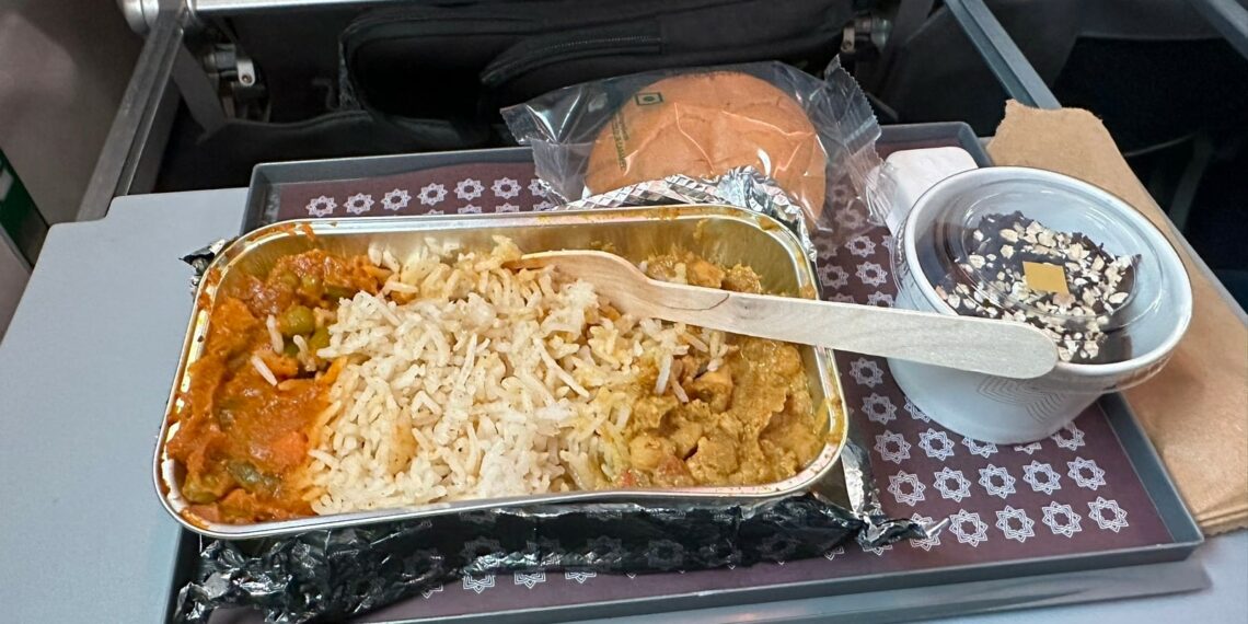 Food vlogger shares sarcastic tweet about Vistara meal calls it - Travel News, Insights & Resources.