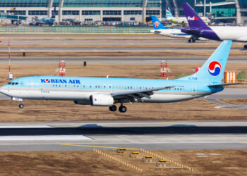 HL7728 Korean Air Boeing 737 900 by Thomas Tse AeroXplorer - Travel News, Insights & Resources.