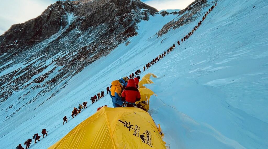 Mount Everest Climbers Must Now Meet This New Requirement - Travel News, Insights & Resources.