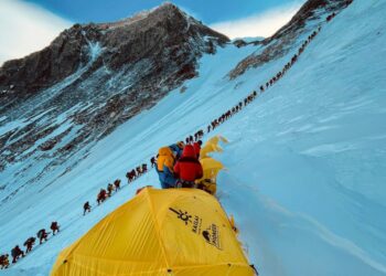 Mount Everest Climbers Must Now Meet This New Requirement - Travel News, Insights & Resources.