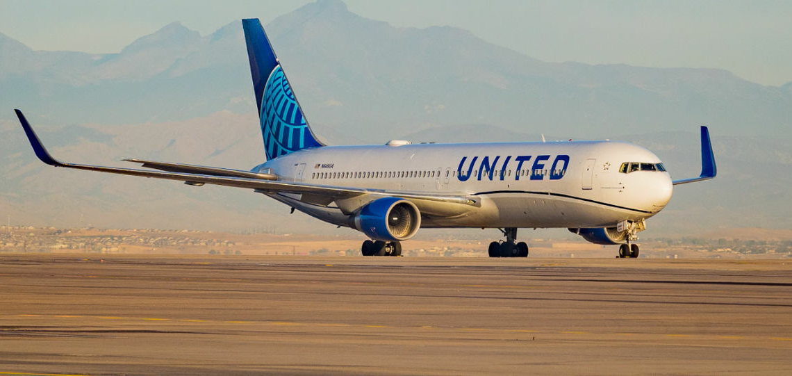 United Airlines Plane Diverted After Cabin Door Issue - Travel News, Insights & Resources.