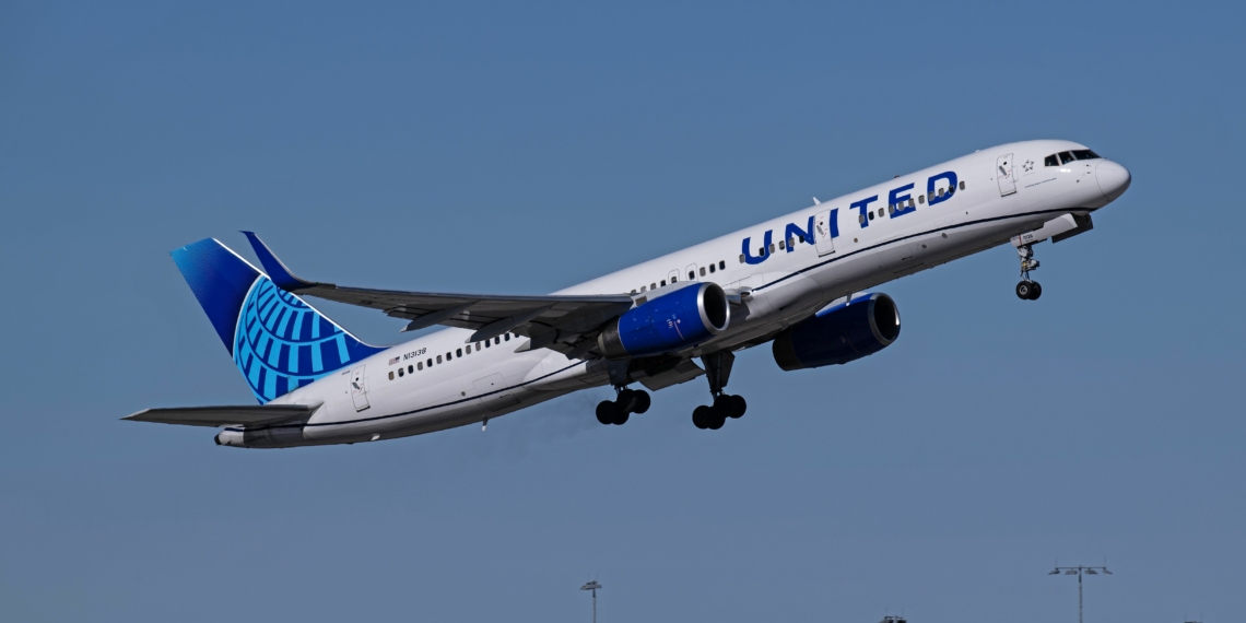 United Airlines To Remove Boeing 757 200 Flights Between Phoenix - Travel News, Insights & Resources.