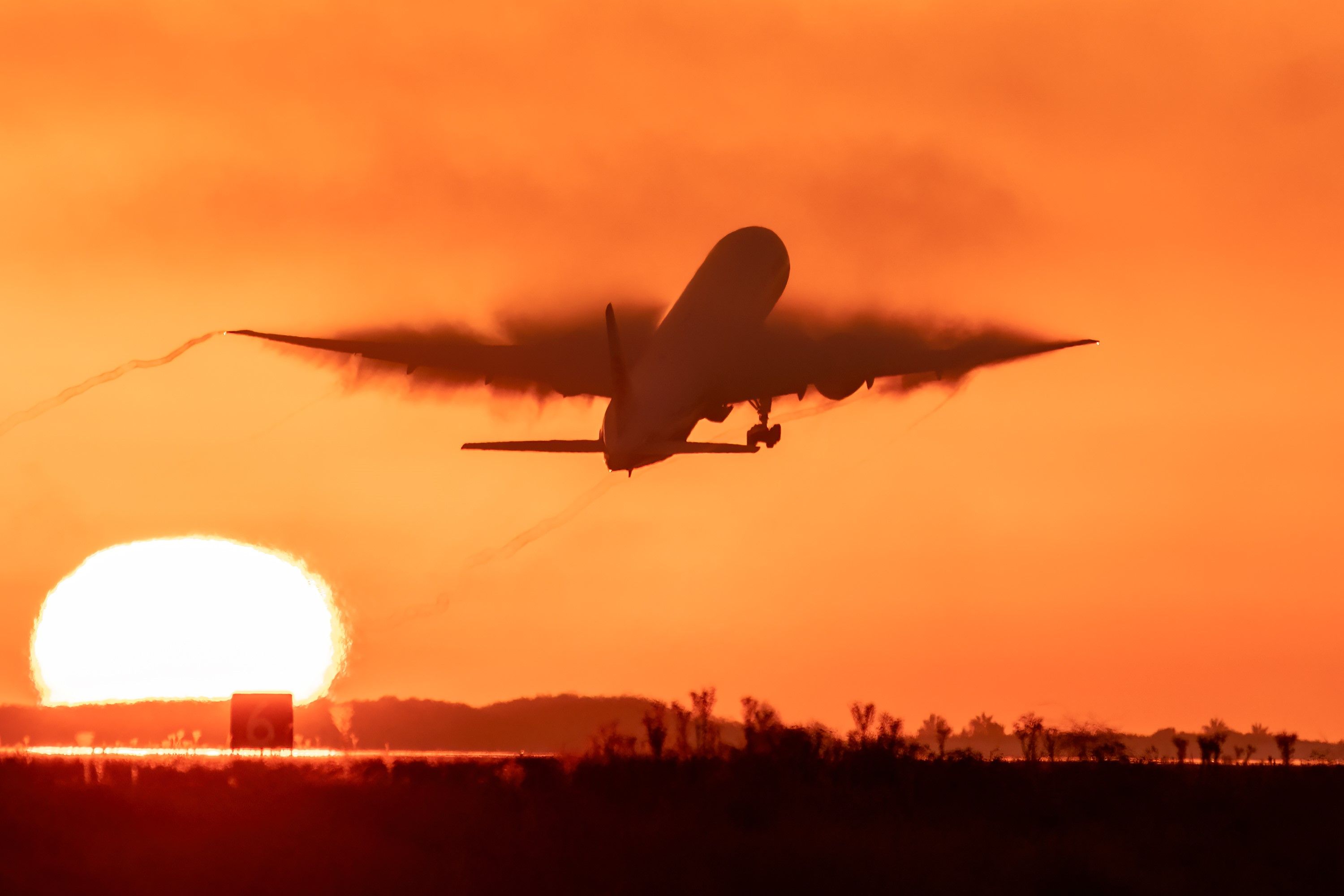  Boeing 777-39L(ER) just after take off.