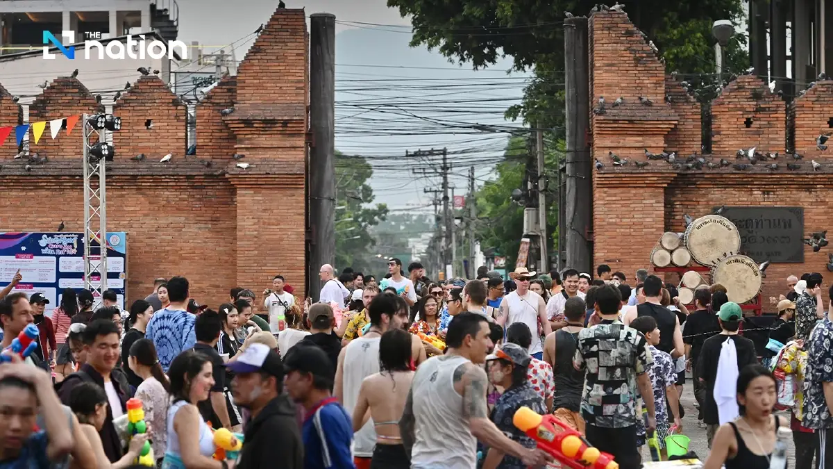 Chiang Mai enjoys splashing fun amid 40°C heat