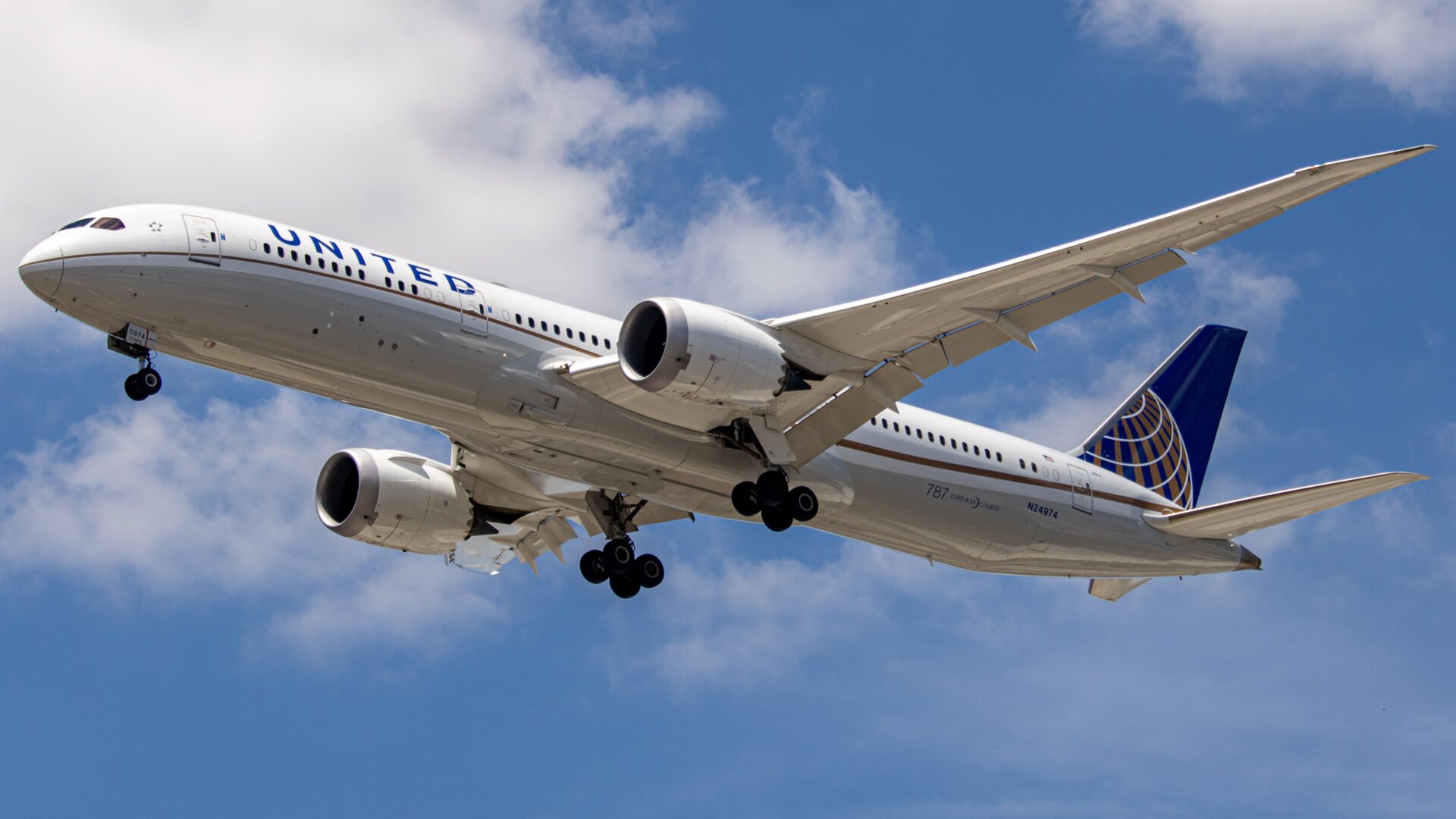 United Airlines Boeing 787-9 N24974. Photo: Joao Pedro Santoro/Airways