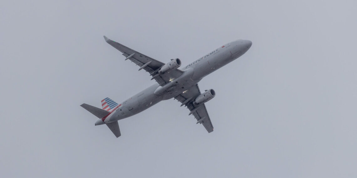 Airplane Art American Airlines Airbus A321 climbing out of - Travel News, Insights & Resources.