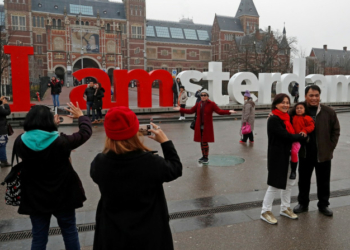 Amsterdam bans new hotels to curb mass tourism - Travel News, Insights & Resources.