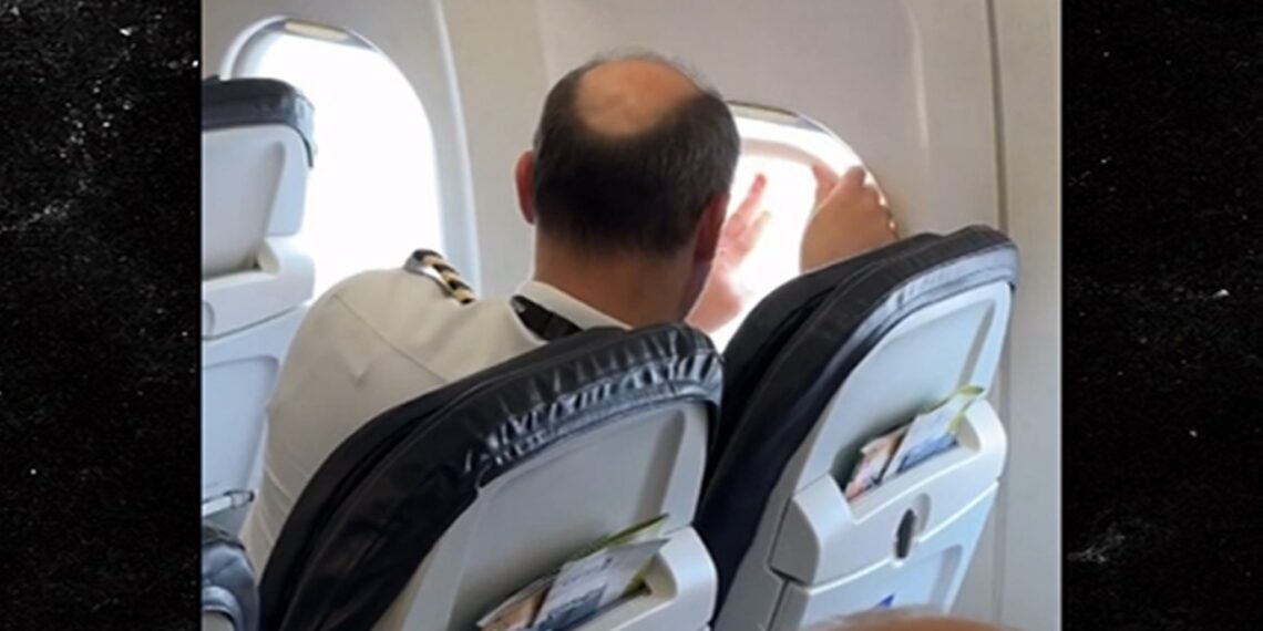 Apparent United Airlines Pilot Fixes Plane Window Right Before Takeoff - Travel News, Insights & Resources.