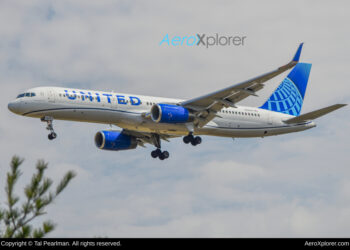 N29129 United Airlines Boeing 757 200 by Tal Pearlman AeroXplorer - Travel News, Insights & Resources.