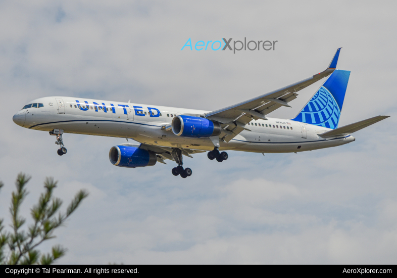 N29129 United Airlines Boeing 757 200 by Tal Pearlman AeroXplorer - Travel News, Insights & Resources.